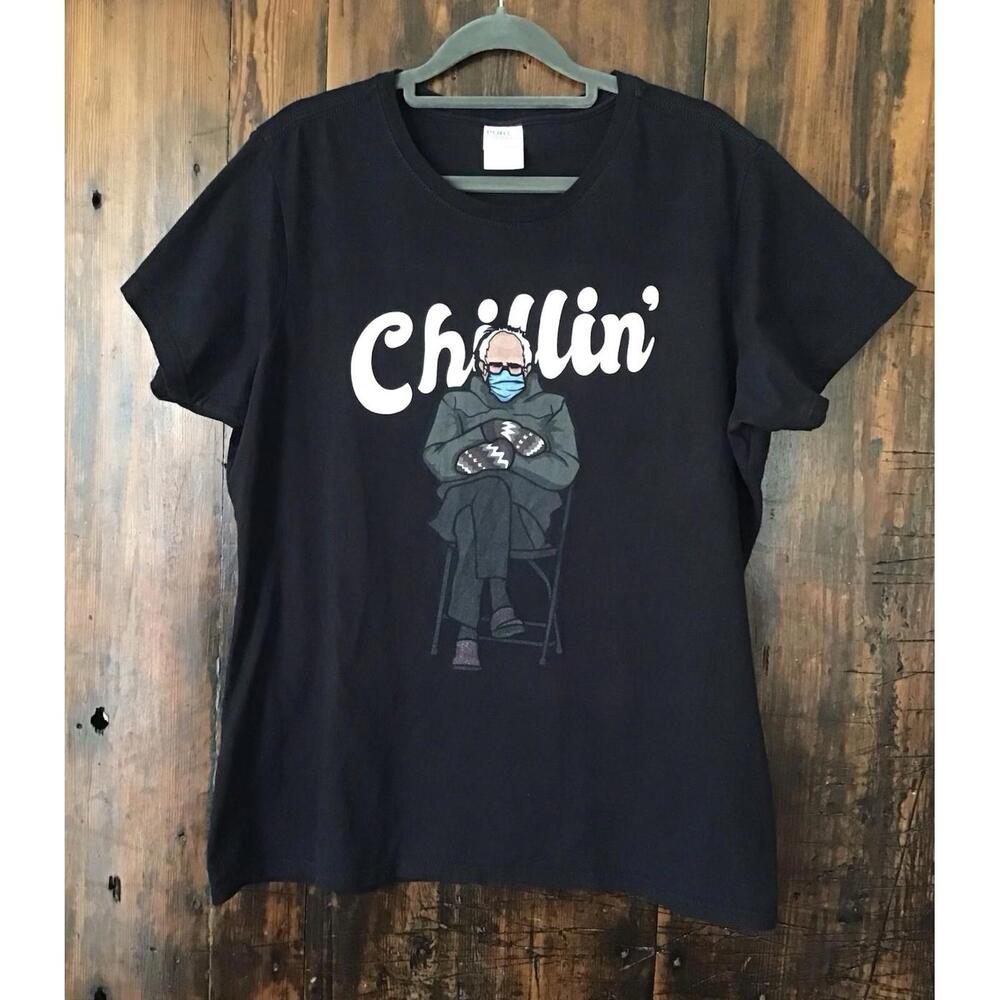 Bernie Sanders Chillin’ T-Shirt Size XL